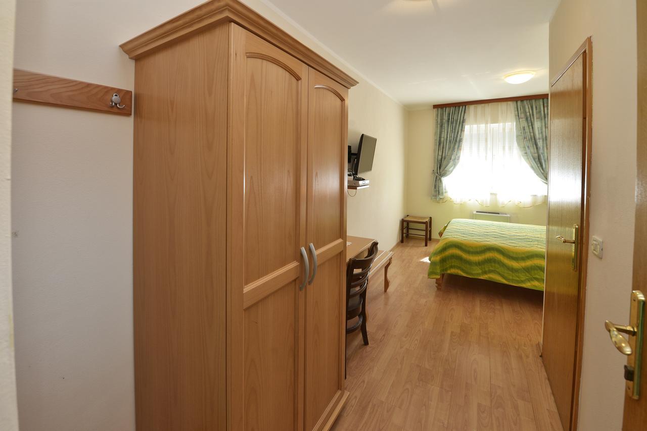 Bed And Breakfast Julia Seget  Exterior photo