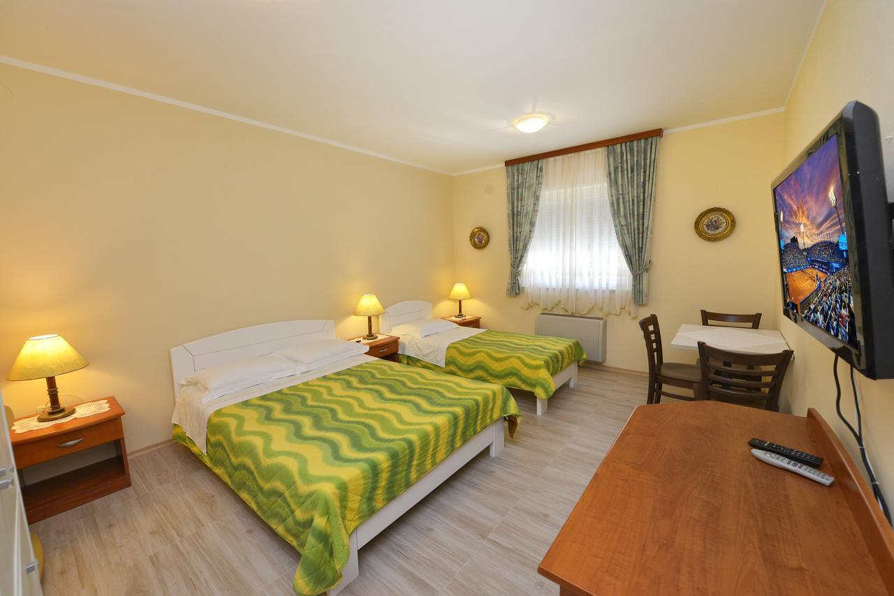 Bed And Breakfast Julia Seget  Exterior photo