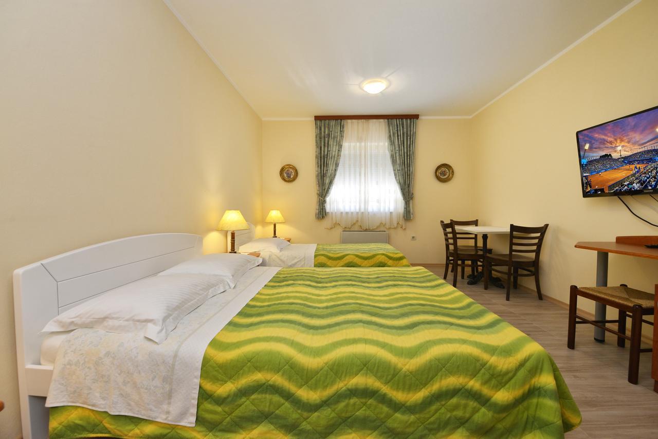 Bed And Breakfast Julia Seget  Exterior photo